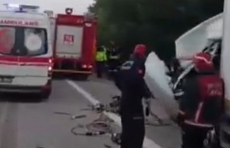 TIRA ARKADAN ÇARPAN KAMYON SÜRÜCÜSÜ HAYATINI KAYBETTİ