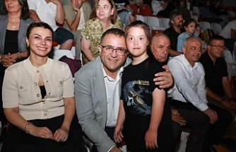 Derince’de Zafer Bayramı Coşkusu Gösteri Merkezi’nde Başladı
