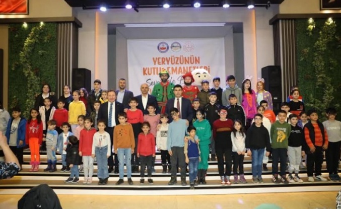Başkan Şener Söğüt, yetim ve öksüz çocuklarla iftar açtı