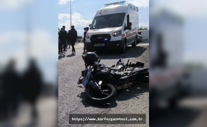 DİLOVASI'NDA MOTOSİKLET VE HAFRİYAT KAMYONU ÇARPIŞTI:2 YARALI