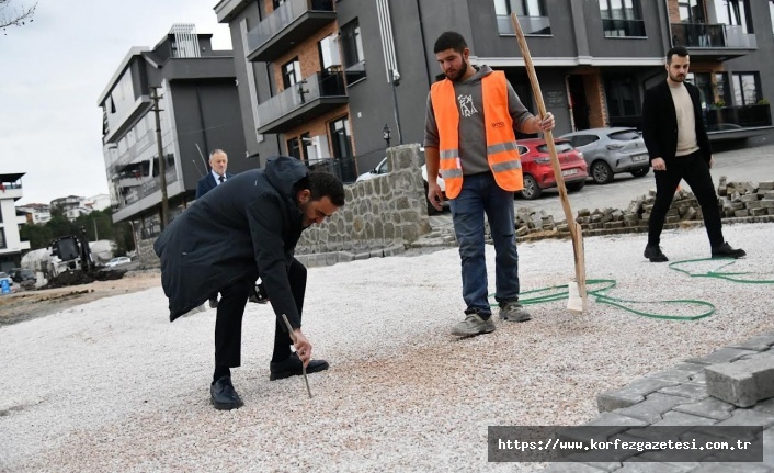 Başiskele’de Başkan Özlü, Üstyapı Çalışmalarını Hız Kesmeden Sürdürüyor